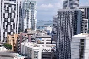 41 SE 5th St, Miami, FL 33131 - Photo 31