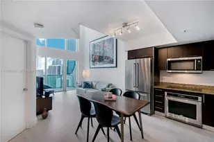 41 SE 5th St, Miami, FL 33131 - Photo 11