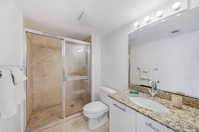 41 SE 5th St #1709, Miami, FL 33131 - Photo 15