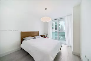 41 SE 5th St, Miami, FL 33131 - Photo 17