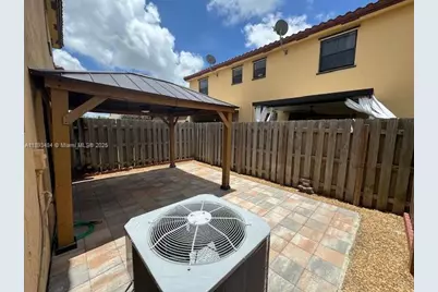 158 SE 34th Ter, Homestead, FL 33033 - Photo 3