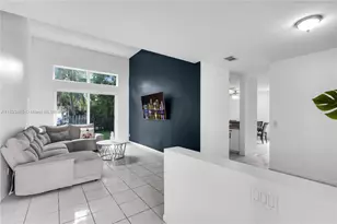 10470 SW 16th St, Pembroke Pines, FL 33025 - Photo 5