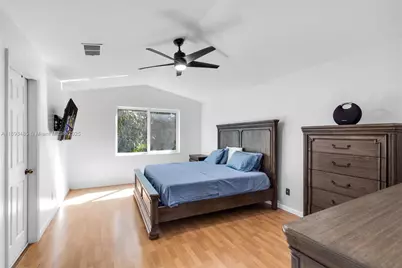 10470 SW 16th St, Pembroke Pines, FL 33025 - Photo 19