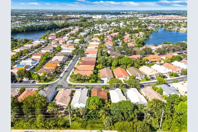 10470 SW 16th St, Pembroke Pines, FL 33025 - Photo 45