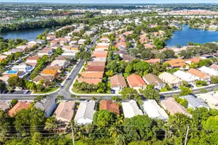 10470 SW 16th St, Pembroke Pines, FL 33025 - Photo 45