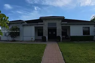 18964 SW 135th Ave, Miami, FL 33177 - Photo 3