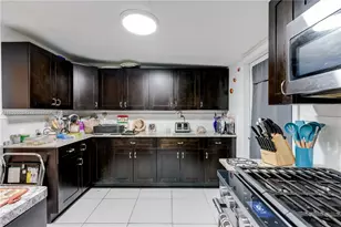 940 E 21st St, Hialeah, FL 33013 - Photo 15