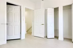 7985 NW 8th St, Miami, FL 33126 - Photo 9