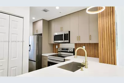 7985 NW 8th St #109A, Miami, FL 33126 - Photo 1