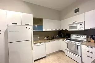 100 Bayview Dr, Sunny Isles Beach, FL 33160 - Photo 21