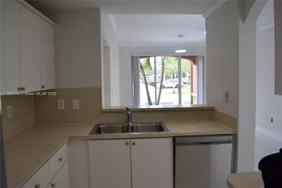 6540 NW 114th Ave #1401, Doral, FL 33178 - Photo 3