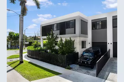 3300 SW 27th Ter #3300, Miami, FL 33133 - Photo 3