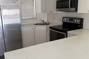 5530 W 26th Ct, Hialeah, FL 33016 - Photo 9