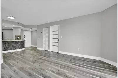 5880 Collins Ave #403, Miami Beach, FL 33140 - Photo 11