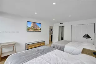 5225 Collins Ave, Miami Beach, FL 33140 - Photo 25