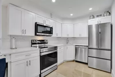 5225 Collins Ave #1411, Miami Beach, FL 33140 - Photo 5