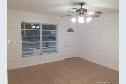 412 SW 10 St, Hallandale Beach, FL 33009 - Photo 3