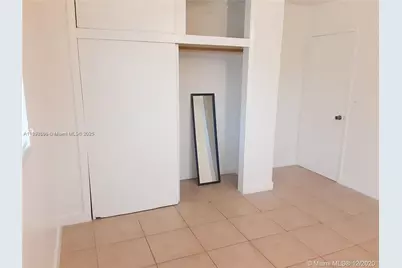 412 SW 10 St, Hallandale Beach, FL 33009 - Photo 17