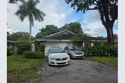 106 Kensington Rd, Hollywood, FL 33021 - Photo 1