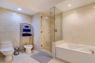 6365 Collins Ave, Miami Beach, FL 33141 - Photo 15