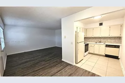 13450 SW 3rd St #415D, Pembroke Pines, FL 33027 - Photo 3