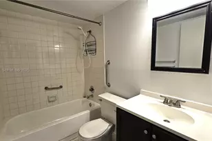 13450 SW 3rd St, Pembroke Pines, FL 33027 - Photo 5