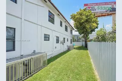 584 NW 30th St, Miami, FL 33127 - Photo 13