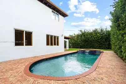 16763 NW 77th Path, Miami Lakes, FL 33016 - Photo 11