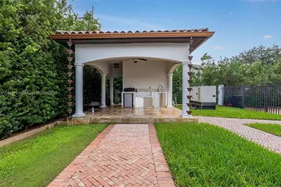16763 NW 77th Path, Miami Lakes, FL 33016 - Photo 13