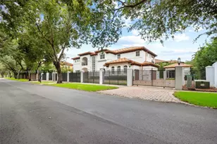 16763 NW 77th Path, Miami Lakes, FL 33016 - Photo 3