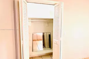 1050 Atlantic Shores Blvd, Hallandale Beach, FL 33009 - Photo 17