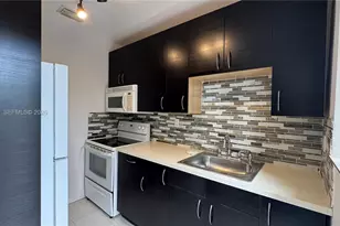 11105 NE 9th Ave, Biscayne Park, FL 33161 - Photo 5