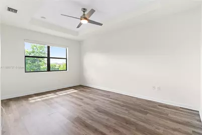 3354 W 100th Ter, Hialeah, FL 33018 - Photo 15