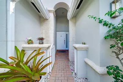 5032 SW 34th Ter, Hollywood, FL 33312 - Photo 5