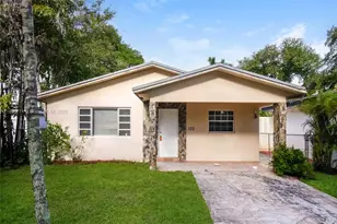 120 SW 7th Terrace, Hallandale Beach, FL 33009 - Photo 1