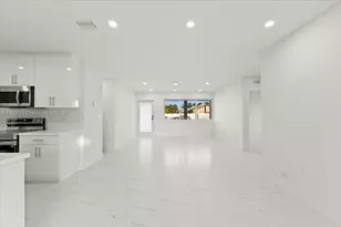 19320 NW 37th Ave, Miami Gardens, FL 33056 - Photo 9