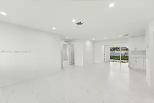 19320 NW 37th Ave, Miami Gardens, FL 33056 - Photo 7