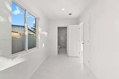 19320 NW 37th Ave, Miami Gardens, FL 33056 - Photo 31