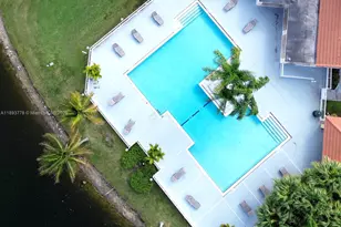 13090 Vista Isles Dr, Sunrise, FL 33325 - Photo 9