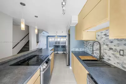 10900 SW 104th St #122, Miami, FL 33176 - Photo 3