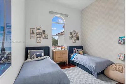 1396 Harbor Vw W, Hollywood, FL 33019 - Photo 29