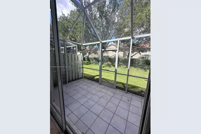 1350 Sorrento Dr, Weston, FL 33326 - Photo 13