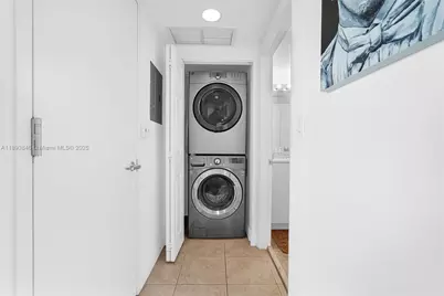 3232 SW 22nd Ter #1703, Miami, FL 33145 - Photo 37