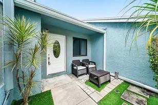 3875 Island Club W, Lantana, FL 33462 - Photo 5