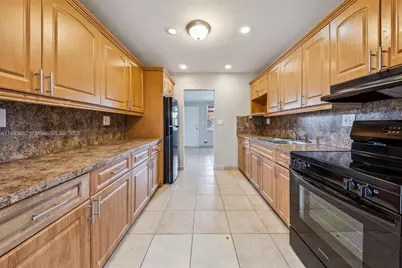 5720 SW 40th Ct, West Park, FL 33023 - Photo 7