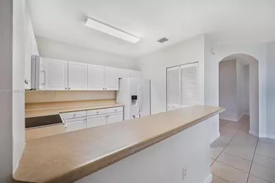 2884 SE 2nd Dr, Homestead, FL 33033 - Photo 5