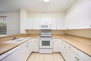 2884 SE 2nd Dr, Homestead, FL 33033 - Photo 7