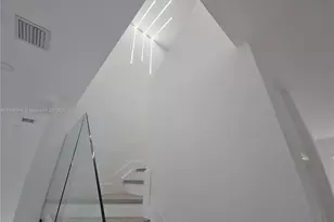 1768 NW 78th Ave, Pembroke Pines, FL 33024 - Photo 9