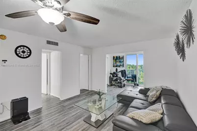 1251 NE 108th St #610, Miami, FL 33161 - Photo 25