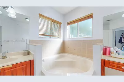 1922 SE 22nd Ct, Homestead, FL 33035 - Photo 17